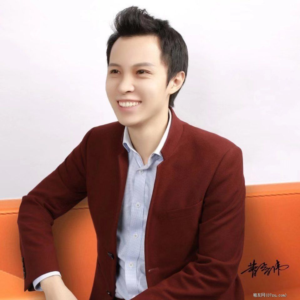 ��ΰ������Ů��