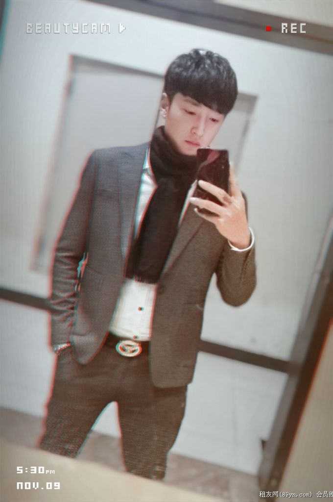 MrؼLong